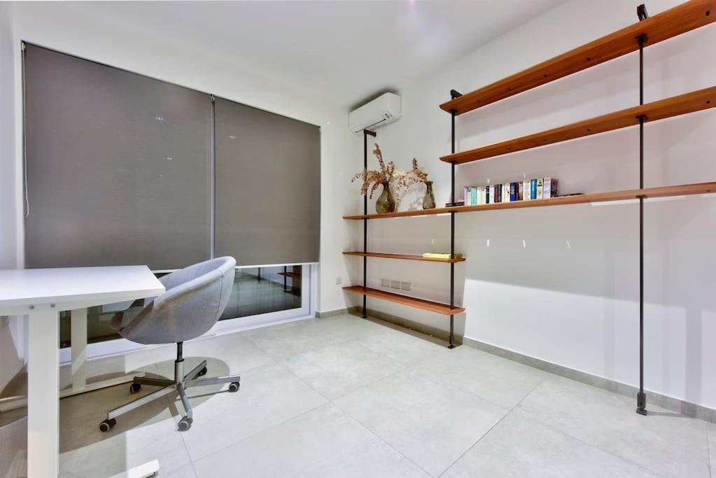 Modern 3 Bed & 2 Bth Apartment Sliema