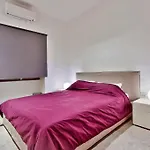Modern 3 Bed & 2 Bth Apt Sliema